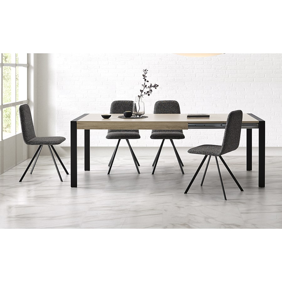 Oak_extensible_dining_table